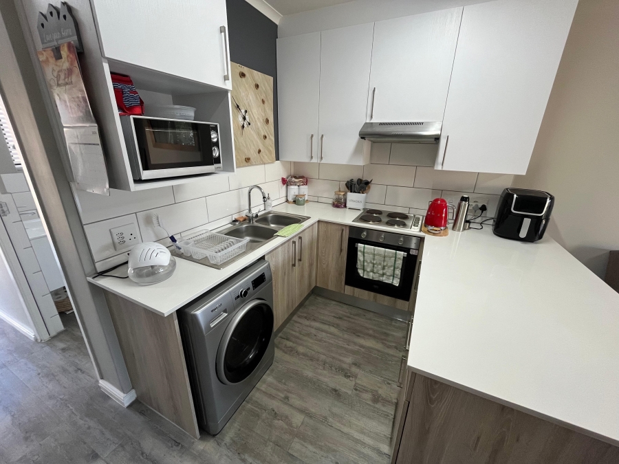 2 Bedroom Property for Sale in Haasendal Western Cape